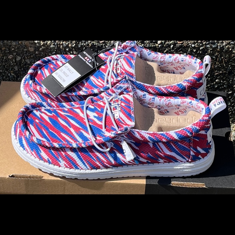 Hey Dude  Wally USA  Proud Buckle Exclusive Patriotic Shoes